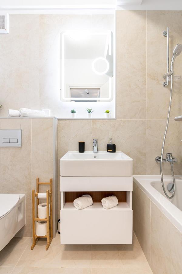 North 26 - Aviatiei Apartment Bucharest Luaran gambar